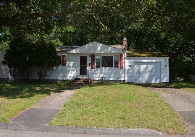 2nd image of 70 Griffin Dr, Warwick, RI 02886 | MLS# 1418325
