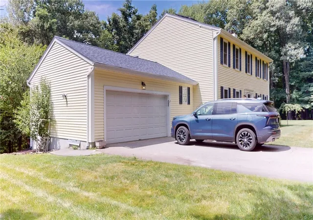 Photo 4 of Sale Pending at 6 Forest Hl Dr, North Smithfield, RI 02896 | MLS# 1417952 | Listing updated on 2026-08-14