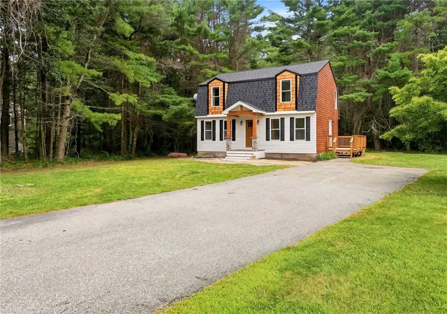 3rd image of 18 Teaberry Ln, Hopkinton, RI 02832 | MLS# 1418447