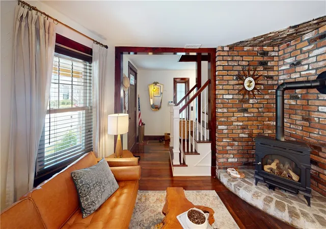 Photo 4 of Sale Pending at 32 S Fair St, Warwick, RI 02888 | MLS# 1416938 | Listing updated on 2026-08-10