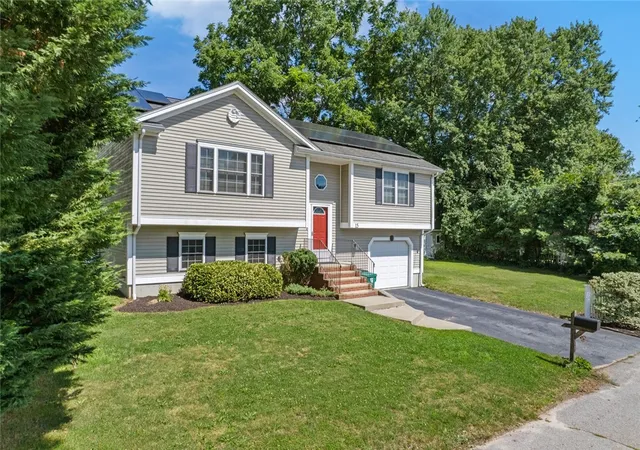 Homes for sale in Scituate, RI | 15 Meadow Rd, Scituate, RI 02831 | MLS# 1418517