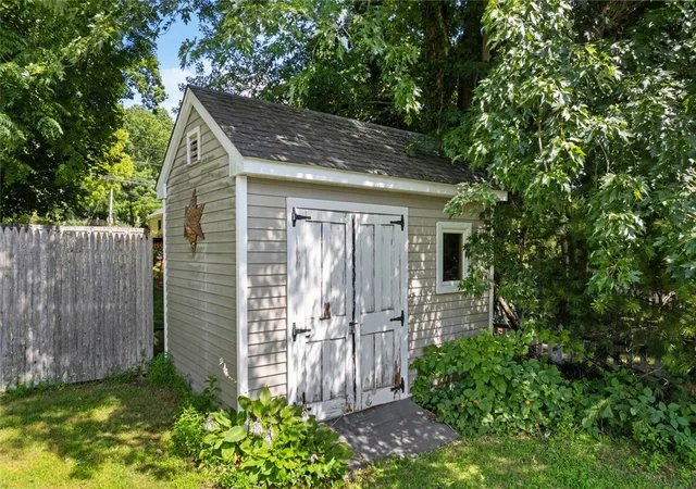 Homes for sale in Scituate, RI | 15 Meadow Rd, Scituate, RI 02831 | MLS# 1418517