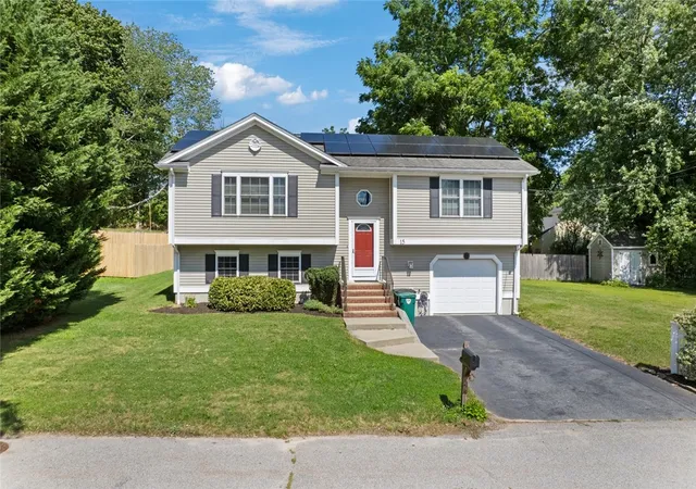 Homes for sale in Scituate, RI | 15 Meadow Rd, Scituate, RI 02831 | MLS# 1418517