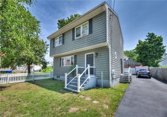 Photo 2 of Single family home for sale at 16 Arlington Ave, Warren, RI 02885 | MLS# 1417570 | Listing updated on 2026-08-23