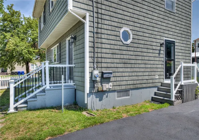 Photo 4 of Single family home for sale at 16 Arlington Ave, Warren, RI 02885 | MLS# 1417570 | Listing updated on 2026-08-23