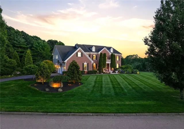 Photo 2 of Sale Pending at 10 Lovegreen Ln, East Greenwich, RI 02818 | MLS# 1418120 | Listing updated on 2026-08-17