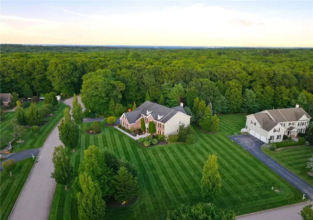 4th image of 10 Lovegreen Ln, East Greenwich, RI 02818 | MLS# 1418120