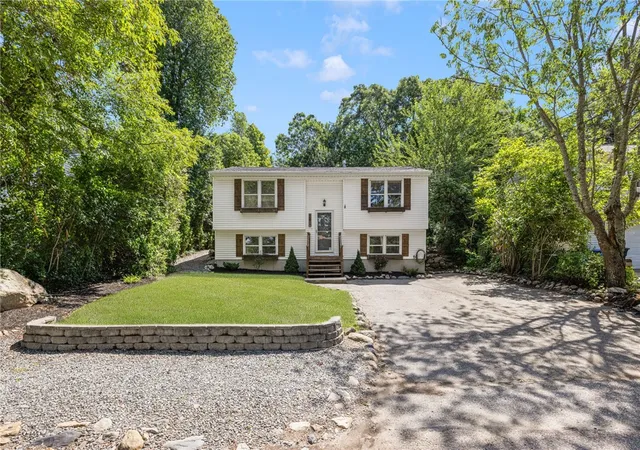 1st image of 29 Pepper Bush Trl, Narragansett, RI 02874 | MLS# 1418519