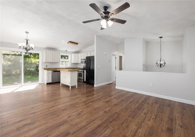 4th image of 29 Pepper Bush Trl, Narragansett, RI 02874 | MLS# 1418519