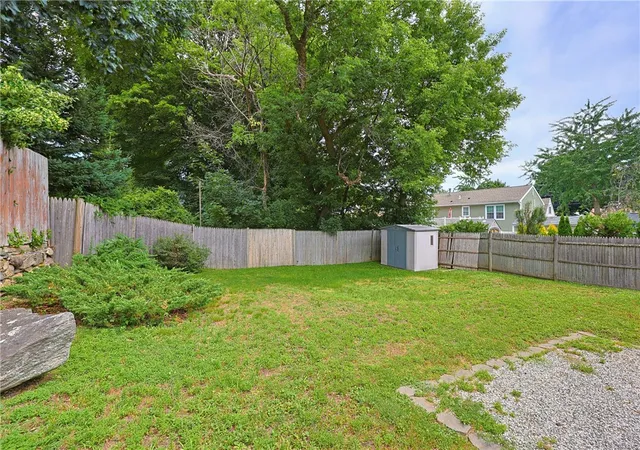 4th image of 11 Lynde St, Providence, RI 02908 | MLS# 1418588