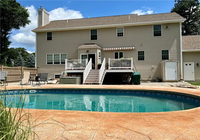 Photo 2 of Single family home for sale at 35 E Lantern Rd, Smithfield, RI 02917 | MLS# 1418569 | Listing updated on 2026-08-02