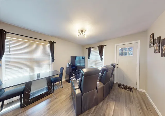 5th image of 39 Derry St, Providence, RI 02908 | MLS# 1418601