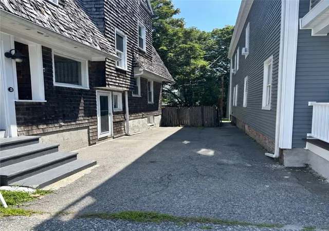 3rd image of 5 Ellwood Pl, Newport, RI 02840 | MLS# 1418595