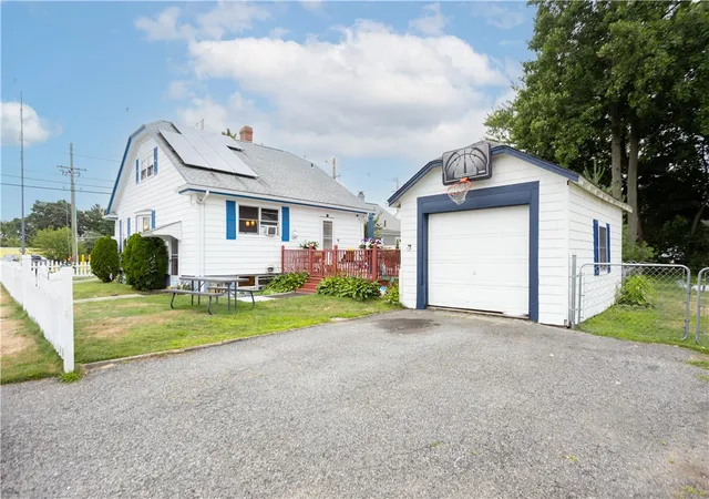 Photo 3 of Sale Pending at 108 York Ave, Pawtucket, RI 02860 | MLS# 1418605 | Listing updated on 2026-08-31