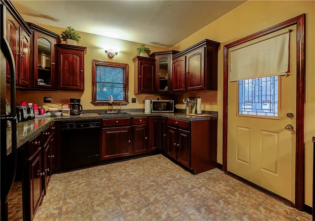 Photo 4 of Sale Pending at 108 York Ave, Pawtucket, RI 02860 | MLS# 1418605 | Listing updated on 2026-08-31