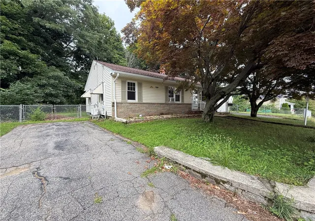 4th image of 28 Arthur St, West Warwick, RI 02893 | MLS# 1418645