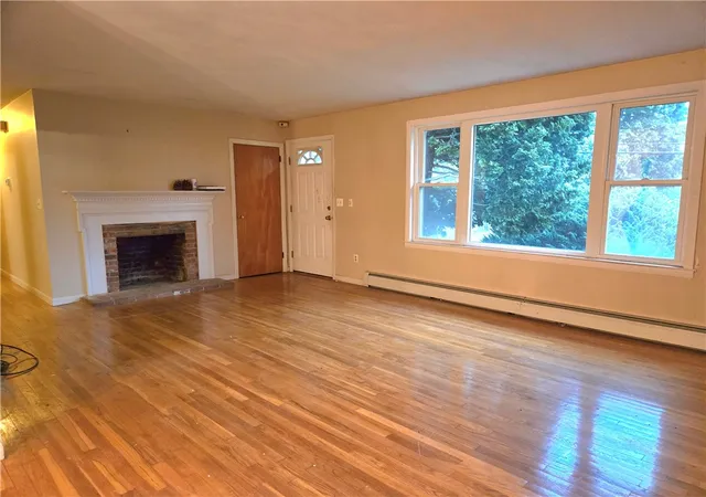 Photo 3 of Sale Pending at 103 Windward Dr, Portsmouth, RI 02871 | MLS# 1418556 | Listing updated on 2026-08-04