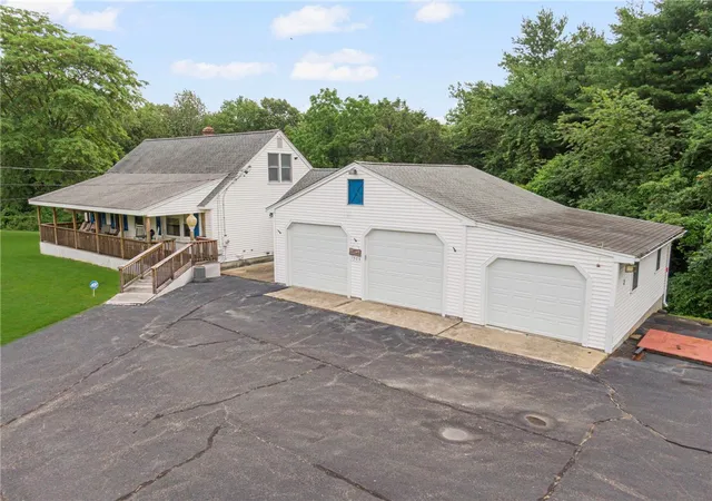Photo 2 of Single family home for sale at 1505 Broncos Hwy, Glendale, RI 02826 | MLS# 1418688 | Listing updated on 2026-08-20