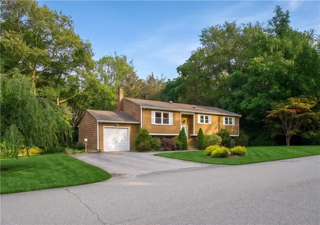 2nd image of 102 Windward Walk, North Kingstown, RI 02852 | MLS# 1418707