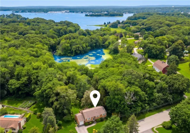 3rd image of 102 Windward Walk, North Kingstown, RI 02852 | MLS# 1418707