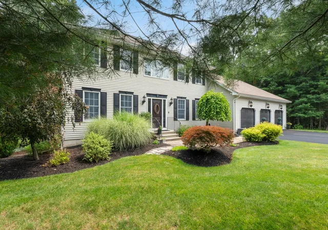 Photo 3 of Single family home for sale at 8 Aster Ln, Hope, RI 02831 | MLS# 1418711 | Listing updated on 2026-08-08