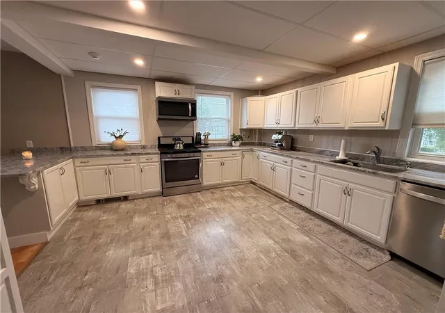 3rd image of 1289 Cranston St, Cranston, RI 02920 | MLS# 1418736