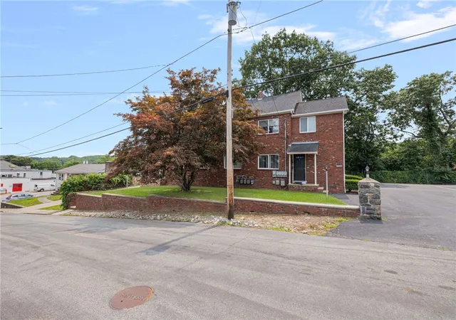 5th image of 44 Newell St, West Warwick, RI 02893 | MLS# 1418746