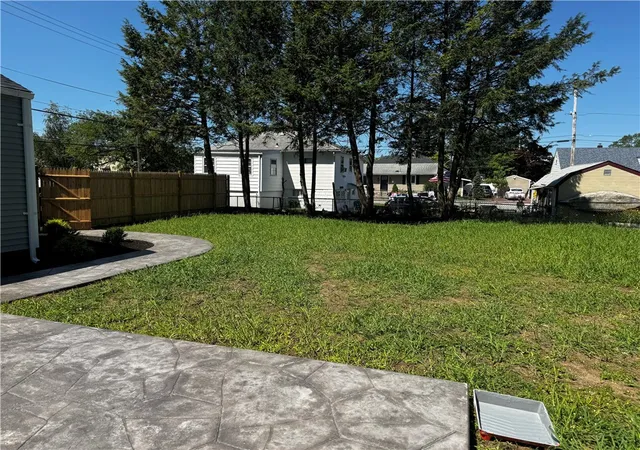 15th image of 496 Beverage Hill Ave, Pawtucket, RI 02961 | MLS# 1418496