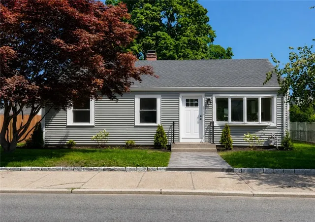 2nd image of 496 Beverage Hill Ave, Pawtucket, RI 02961 | MLS# 1418496