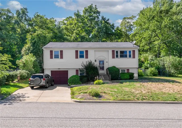 1st image of 35 Sycamore Dr, Cranston, RI 02921 | MLS# 1415882