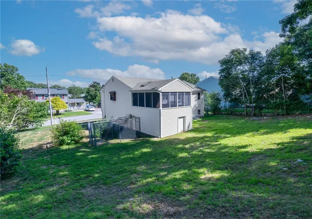 3rd image of 35 Sycamore Dr, Cranston, RI 02921 | MLS# 1415882
