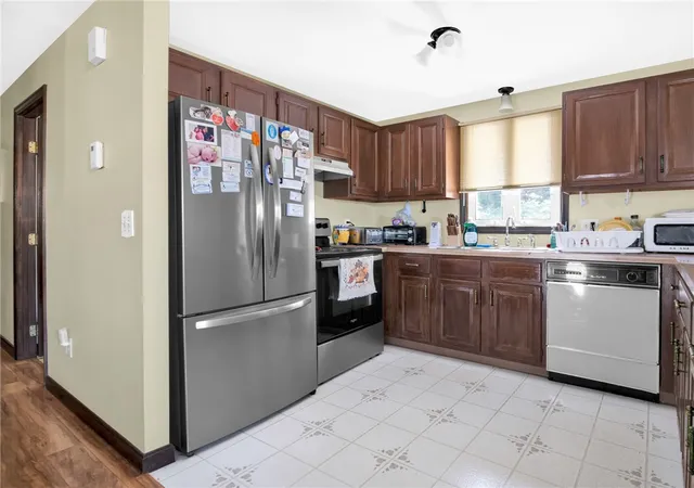 4th image of 35 Sycamore Dr, Cranston, RI 02921 | MLS# 1415882