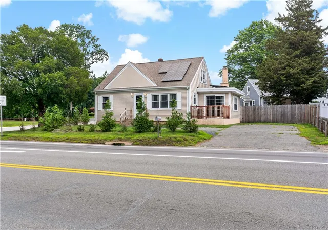Photo 30 of Single family home for sale at 756 Metacom Ave, Bristol, RI 02809 | MLS# 1418772 | Listing updated on 2026-08-03