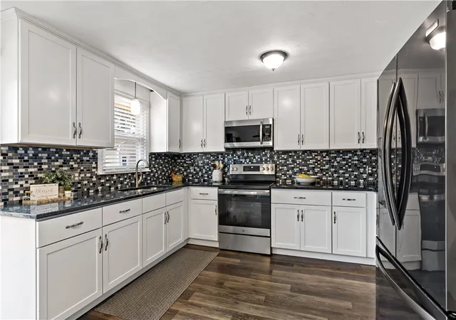 Photo 5 of Single family home for sale at 756 Metacom Ave, Bristol, RI 02809 | MLS# 1418772 | Listing updated on 2026-08-03