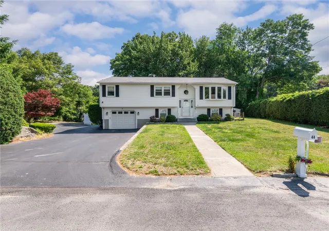1st image of 44 Village Ave, Cranston, RI 02920 | MLS# 1418774