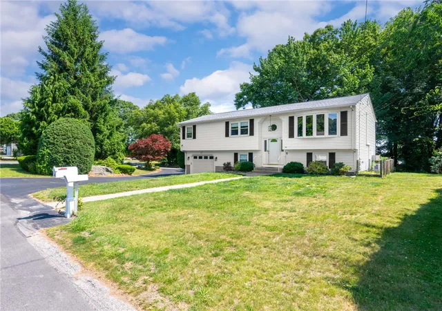 2nd image of 44 Village Ave, Cranston, RI 02920 | MLS# 1418774