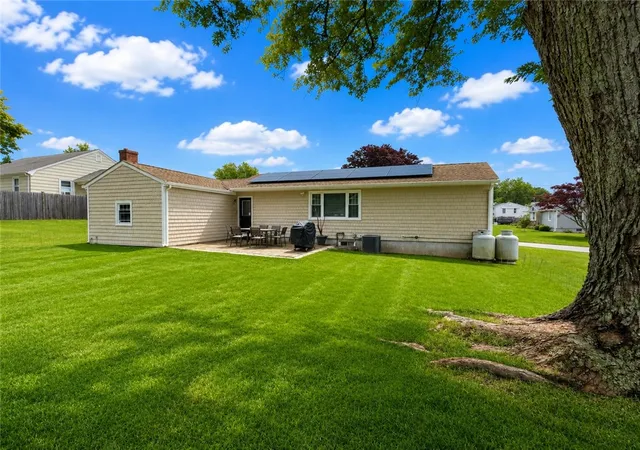 4th image of 82 Kearns Ave, Tiverton, RI 02878 | MLS# 1418753