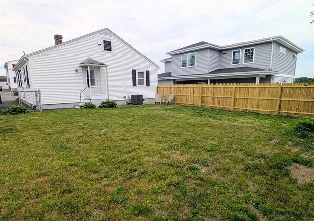 21st image of 247 Grosvenor Ave, North Providence, RI 02904 | MLS# 1418801