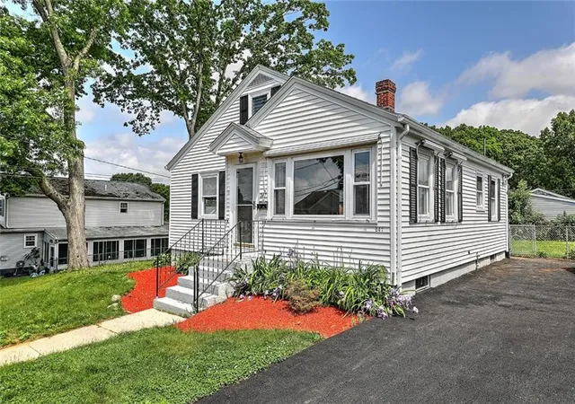 2nd image of 247 Grosvenor Ave, North Providence, RI 02904 | MLS# 1418801