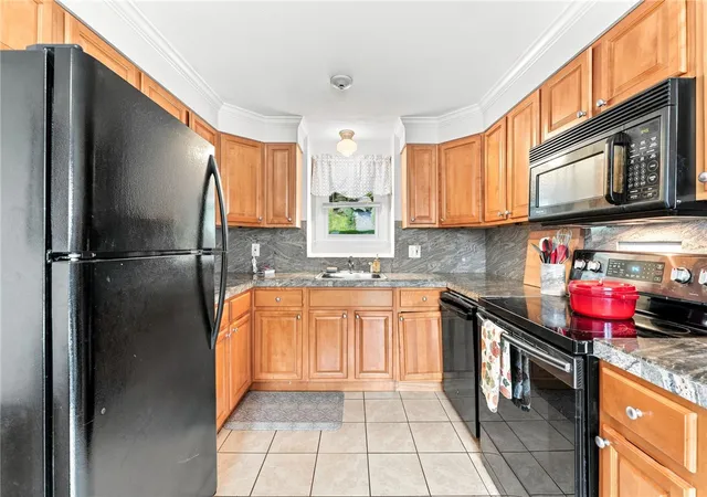 Homes for sale in West Warwick, RI | 27 Cowesett Ave #B11, West Warwick, RI 02893 | MLS# 1418679