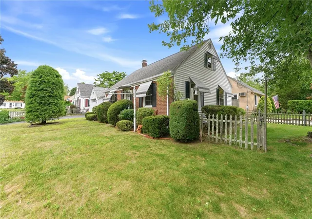 3rd image of 48 Fairway Dr, Cranston, RI 02920 | MLS# 1418812