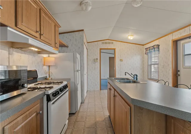 image of 34 Langdon Ave, Pawtucket, RI 02861 | MLS# 1418637