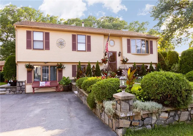 36th image of 25 Ardway Ave, Warwick, RI 02889 | MLS# 1418771