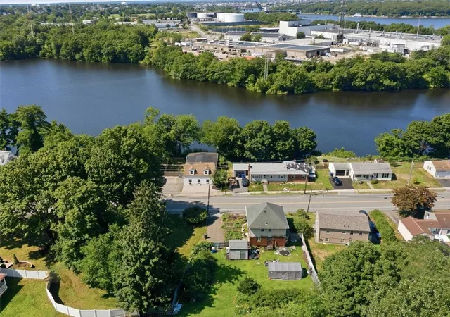 5th image of 91 Roger Williams Ave, East Providence, RI 02916 | MLS# 1418934