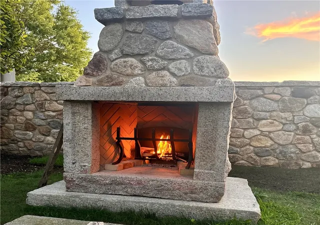 5th image of 208 Chapel St, Block Island, RI 02807 | MLS# 1418894