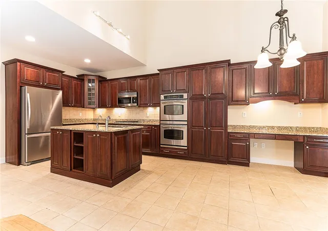 5th image of 178 Preservation Wy, South Kingstown, RI 02879 | MLS# 1418647