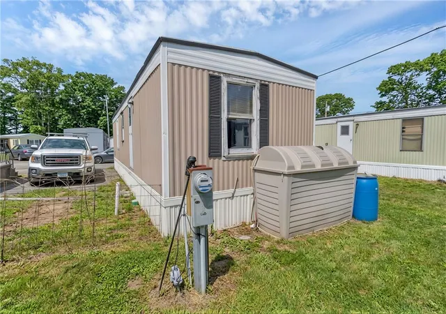18th image of 743 Forest Park Ave, Middletown, RI 02842 | MLS# 1418949