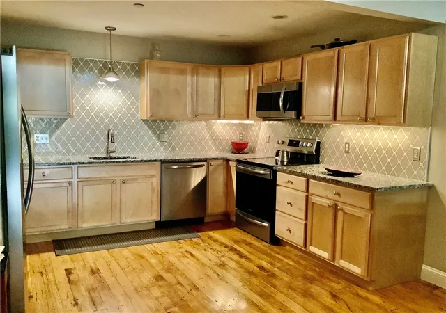 5th image of 1 Tupperware Dr #309, North Smithfield, RI 02896 | MLS# 1418980