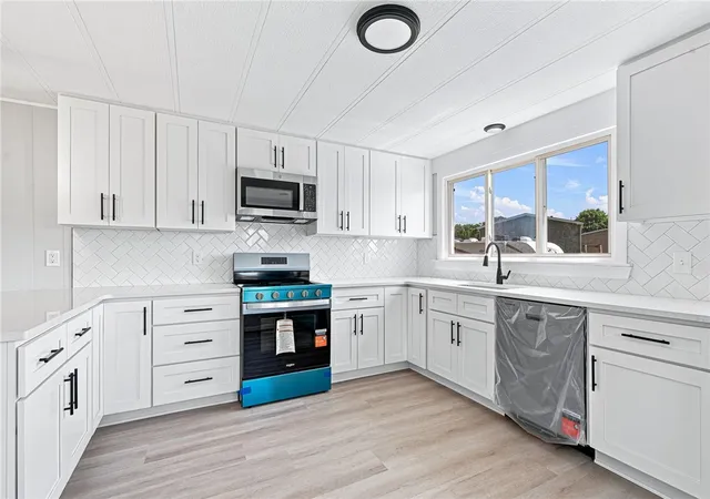 5th image of 21 Cathy Cir, Portsmouth, RI 02871 | MLS# 1418834