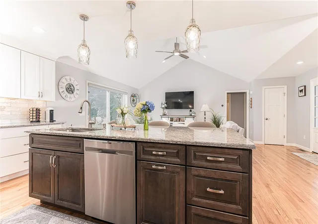 5th image of 11 Kendall Ct, Charlestown, RI 02813 | MLS# 1419070